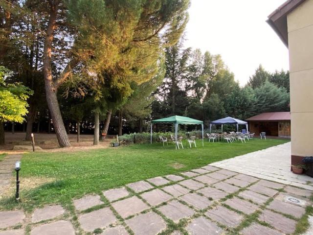 Hotel Rural Villarromana Saldana ภายนอก รูปภาพ
